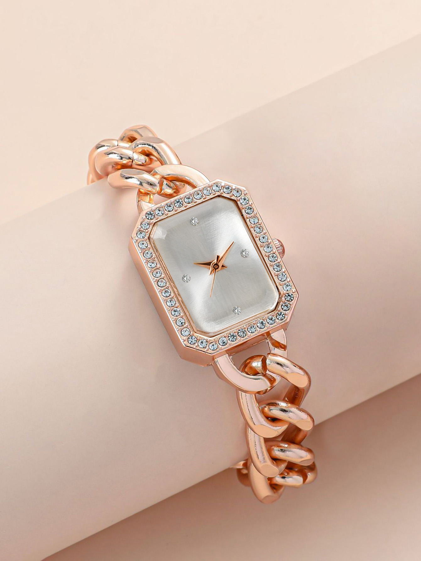 A caixa misteriosa contém 1 re - Luxury Watch Hand avaliação e preço